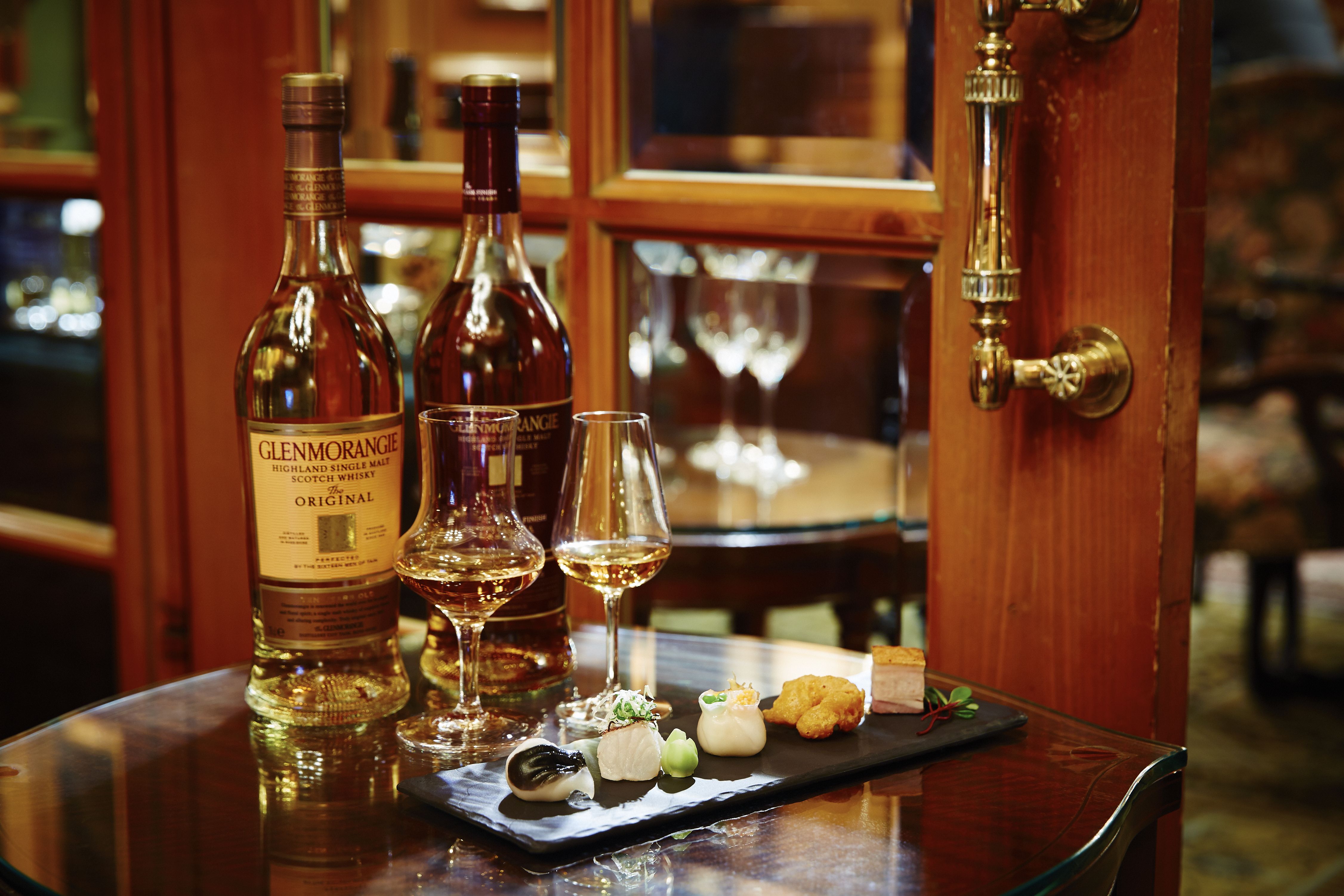 THE BAR / The Ritz-Carlton, Osaka