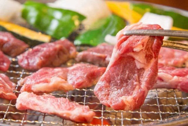 大衆炭火焼肉ジンギスカン ホルモン酒場 風土. 札幌駅前店