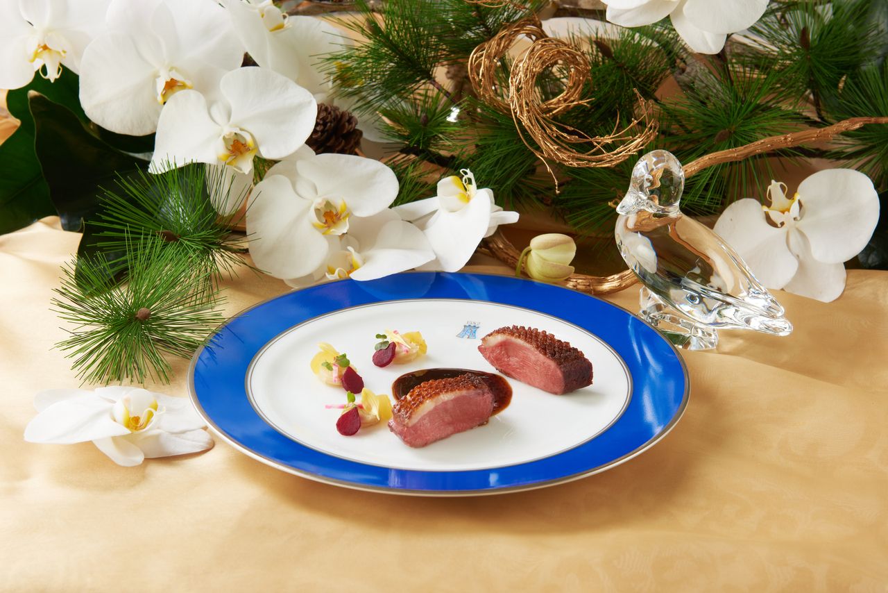 "DÎNER DU NOUVEL AN" – NEW YEAR’S DINNER COURSE JPY26,500 (Price does not include beverages, and is subject to tax and service charge.)