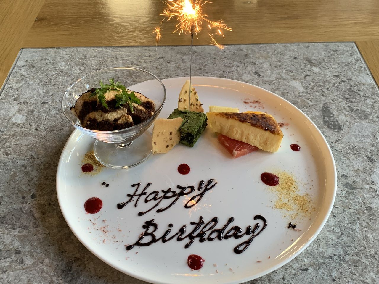 【ランチ　メッセージプレート】誕生日&記念日などの大切な日に。