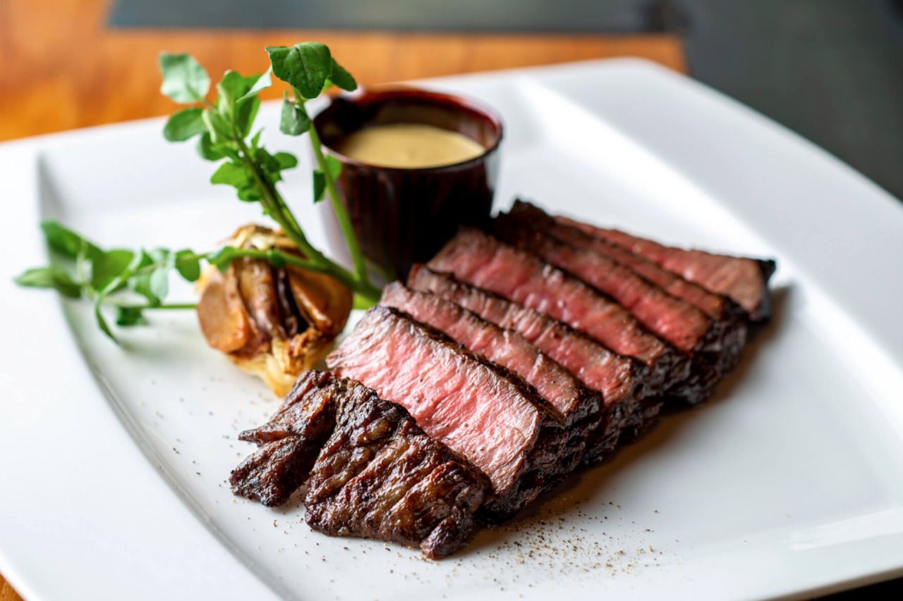 CHOICE OF 2 STARTERS + HOLSTEIN FILLET 150G LUNCH SET