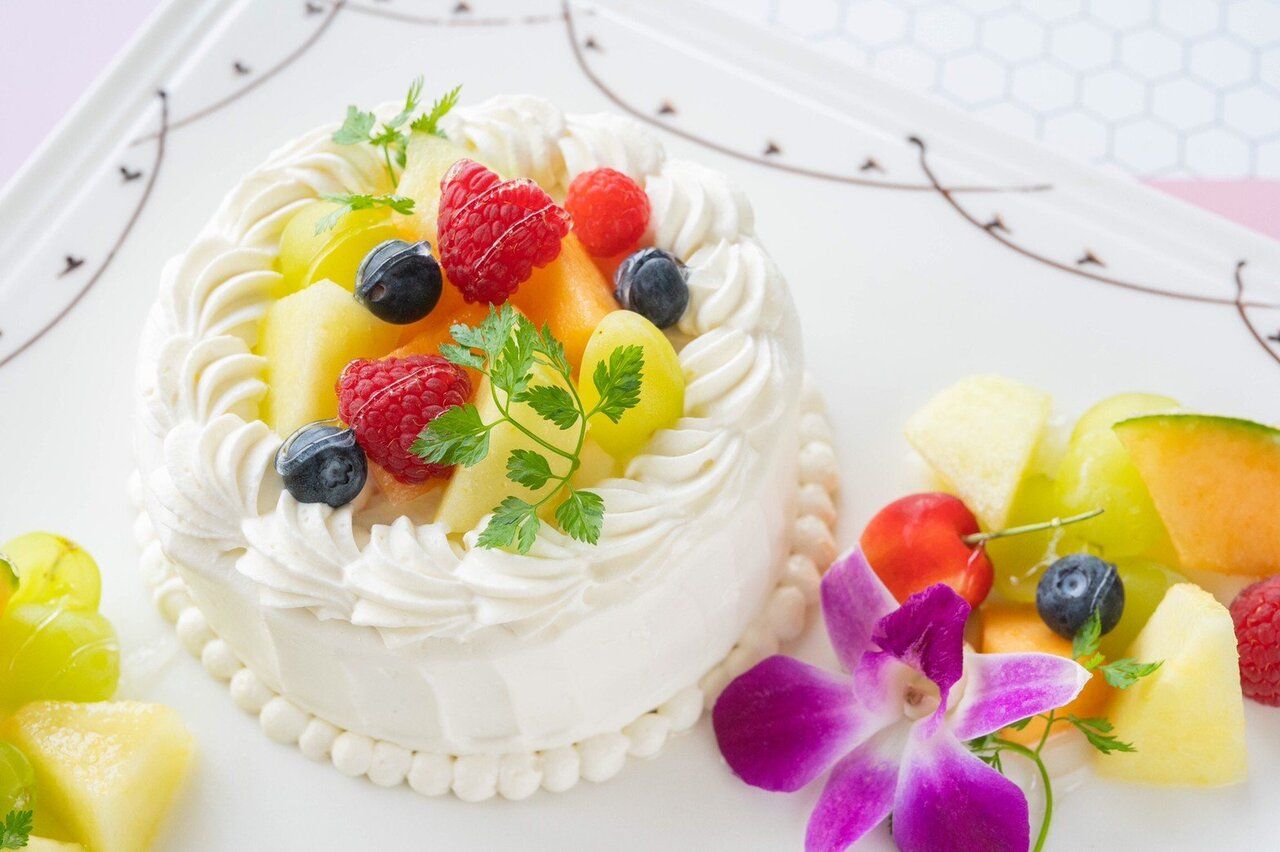 Birthday Cake 15 cm (for 4,5 people)