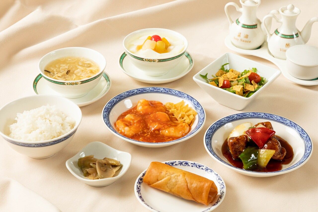 【週替わりランチセット】：2,300円 