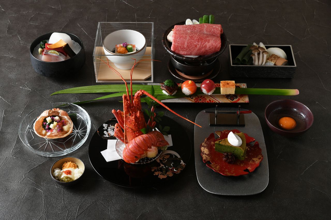 <With Souvenir> KABUTO Course (Sukiyaki/Tempura/Sushi etc)