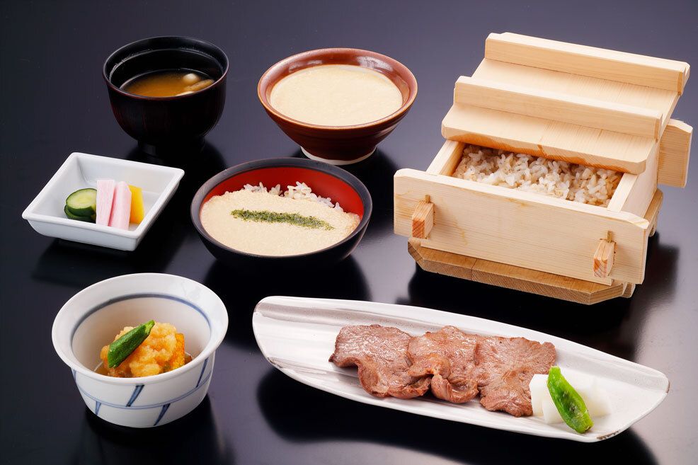 牛タンとむぎとろ【一般席/平日】