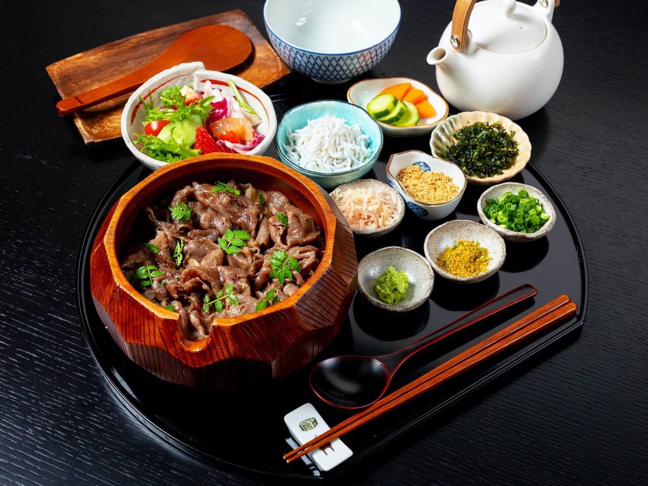 平日1時間限定「牛まぶし御膳」