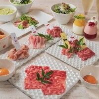 ◇Lunch Standard Course ~ [Lunch only] A luxurious plan that includes our specialty melt-in-your-mouth Yukhoe meat sushi! The most assorted meat of all lunch menus, with 10 kinds of meat!