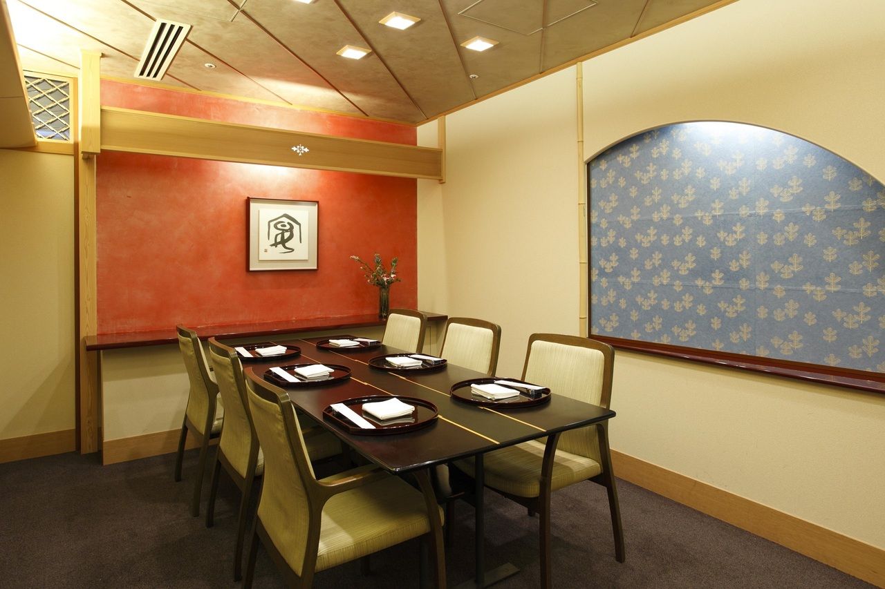 ◇新個室確約！懐石【雪椿(ゆきつばき) 】全8品+プレミアム焼酎「森伊蔵」も選べる1ドリンク付！