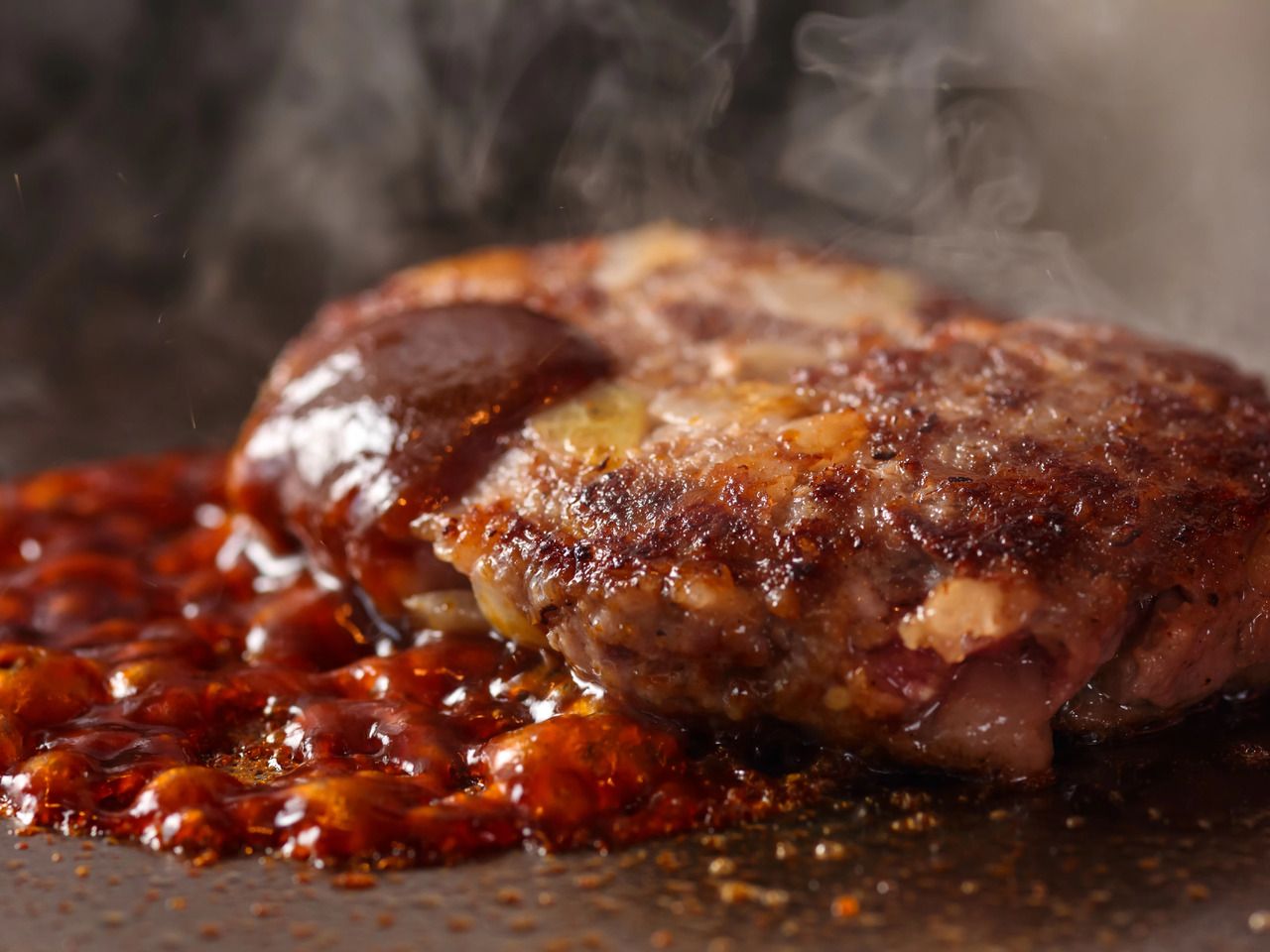 Speziell ausgewähltes japanisches Hamburger-Abendessen mit schwarzem Rindfleisch