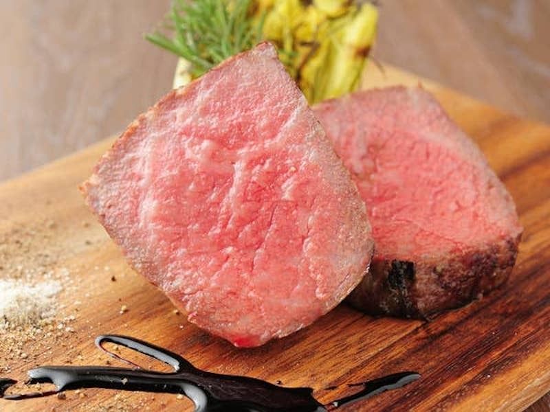 ～Japanese Black Beef Course～ A luxurious full course including seasonal raw oysters, oyster dishes, sea urchin pudding, and Japanese Black beef