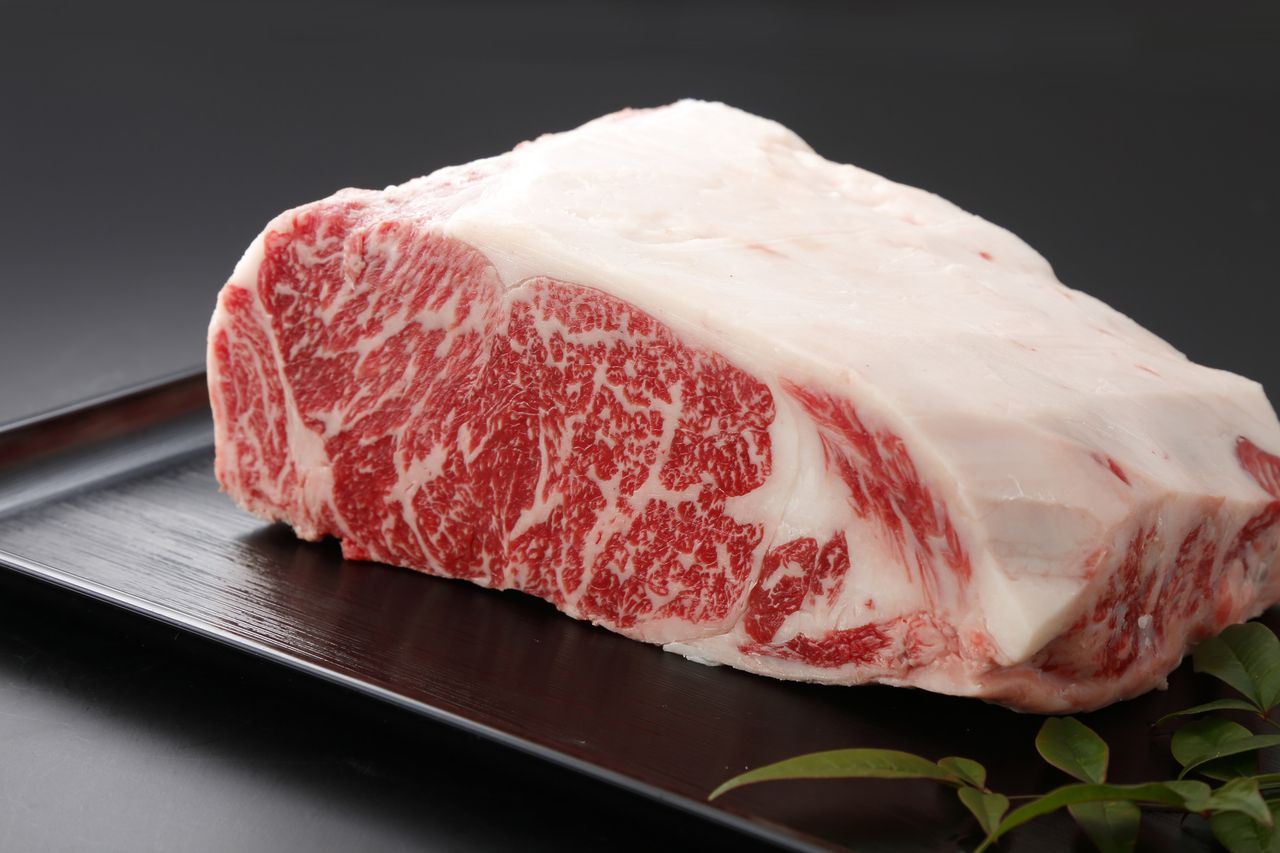 Upgrade your chef's choice course + meat dish to rare Hagi "Miran beef"