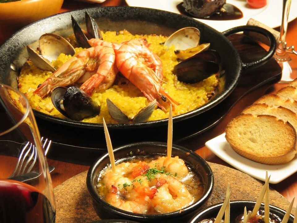 [Great value Spain experience course] Our proud paella, Hokkaido pork steak, and more
