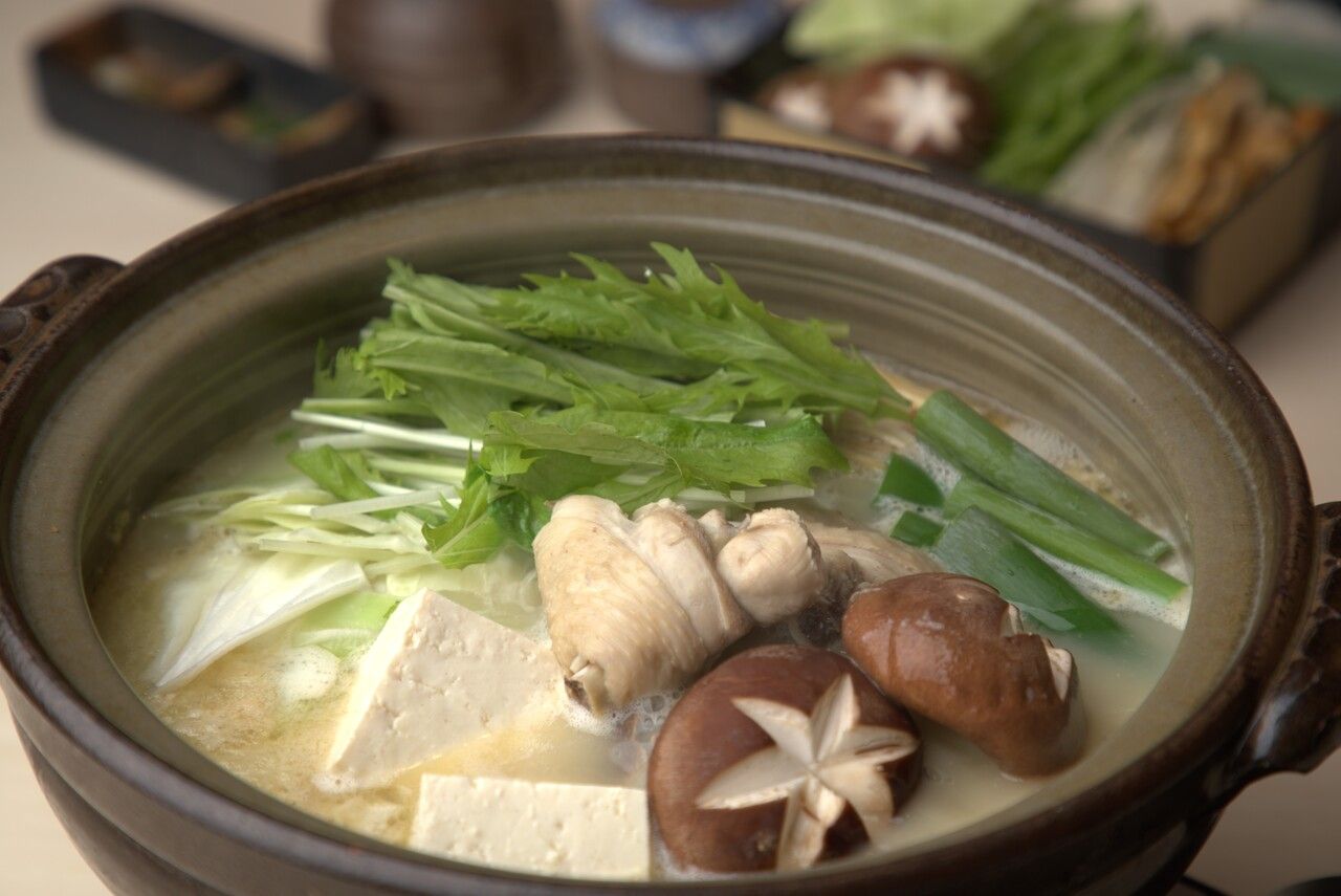 【ランチ限定】　【乾杯ドリンク付き】　さかえや自慢の水炊き鍋コース3000円　【全6品】　（税込）