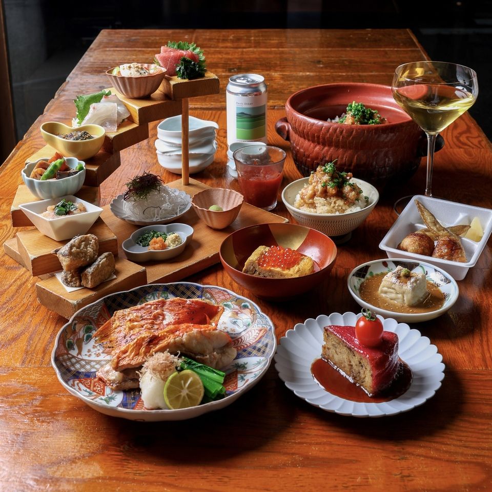 Our specialty! Assorted staircase platter x Grilled golden-eyed snapper course [All-you-can-drink included]