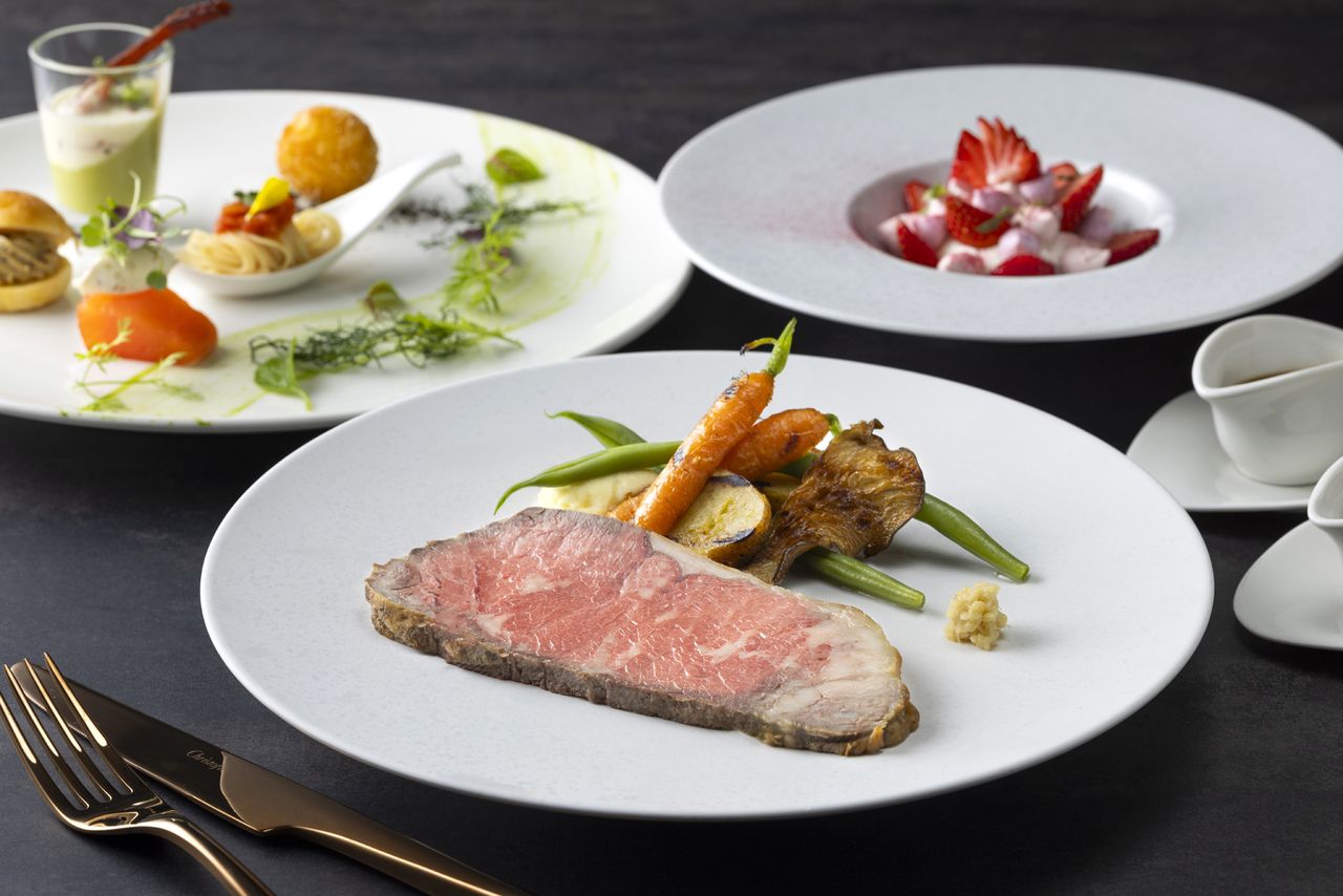 New WEB Weekday Limited Offer [May & June]: Domestic Beef Roast Beef Dinner Course + 120 Minutes of Free-Flow Drinks