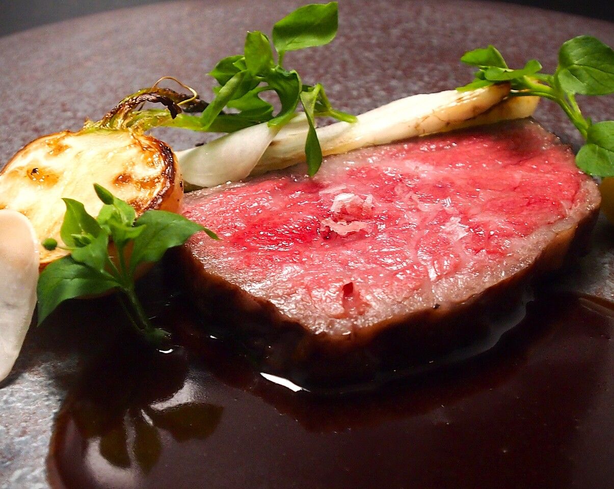[Window seat guaranteed] "Wagyu" Beef Cours de spécialité ~ Wagyu Beef Special Course ~ with pairing and whole cake
