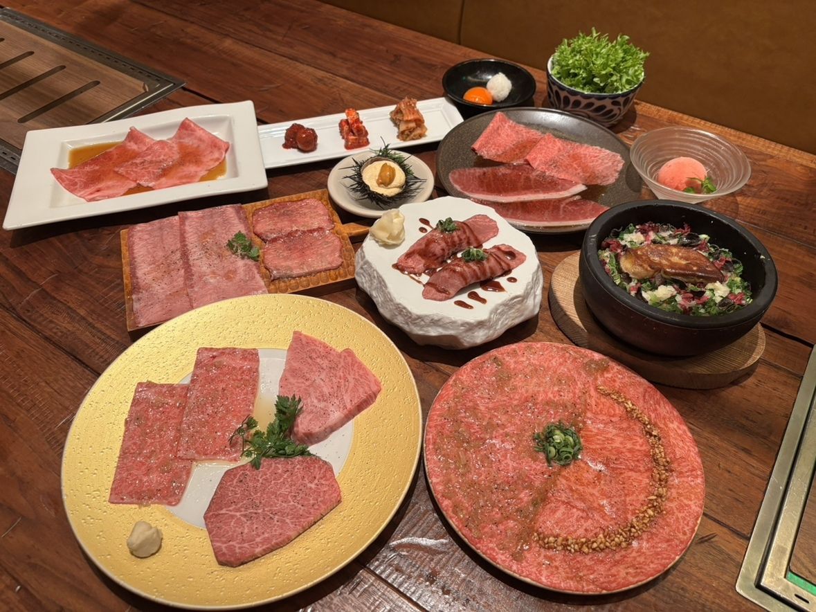 Piatto Premium Wagyu Gorgeous - Manzo di Kobe, Manzo di Sendai, Sushi di Wagyu -
