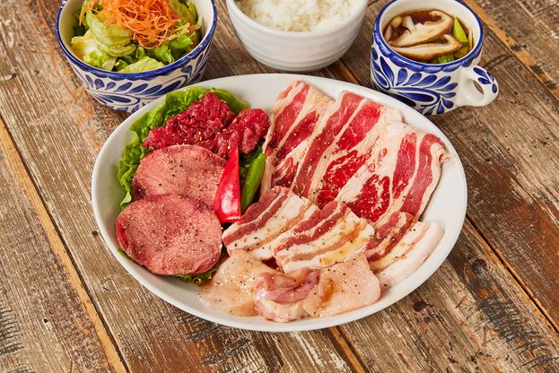 [มื้อกลางวันอิ่มคุ้ม 260g★ลิ้นวัวและเนื้อย่างยากินิกุ]