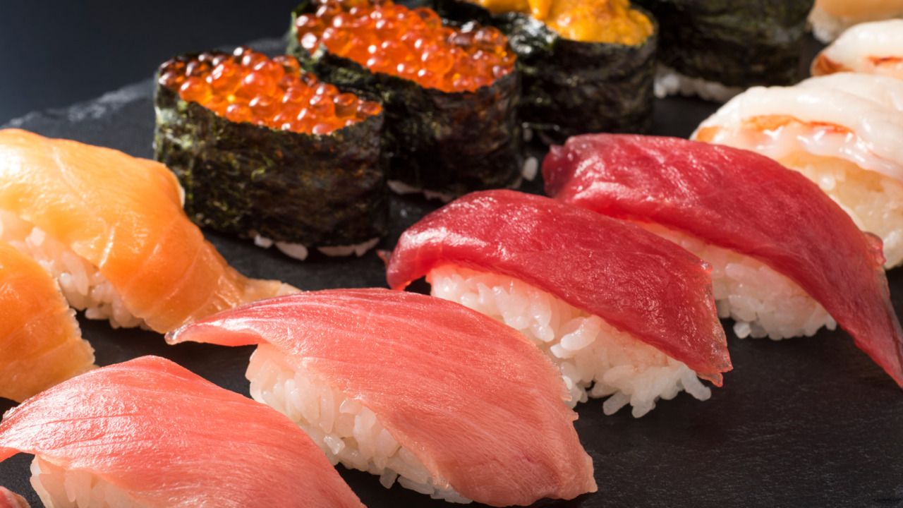 【Dinner Only】A feast of nigiri sushi and other delicacies carefully selected by the head chef - the masterful techniques of carefully selected tuna and conger eel - (8,800 JPY)