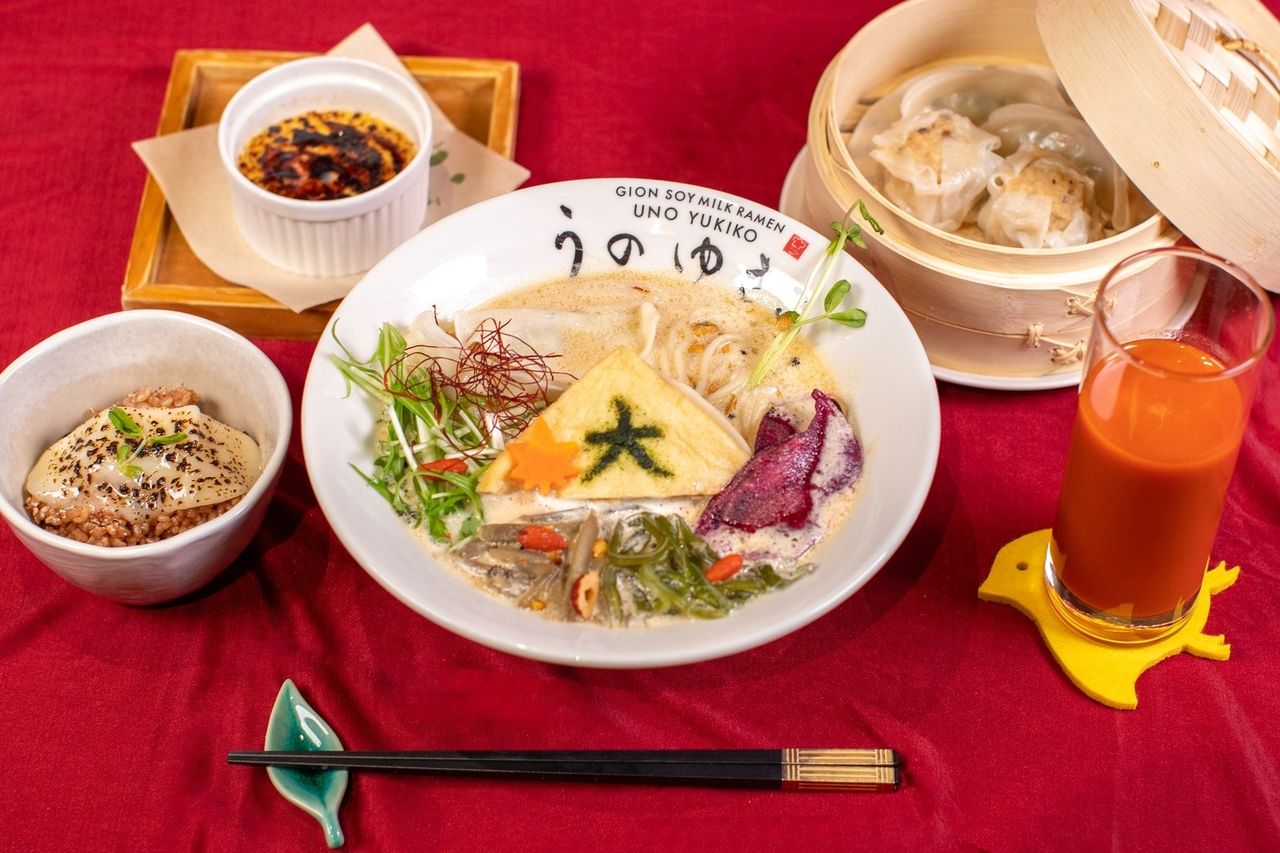 拉麵“花”或“月華”+點心和甜點套餐（含飲料）