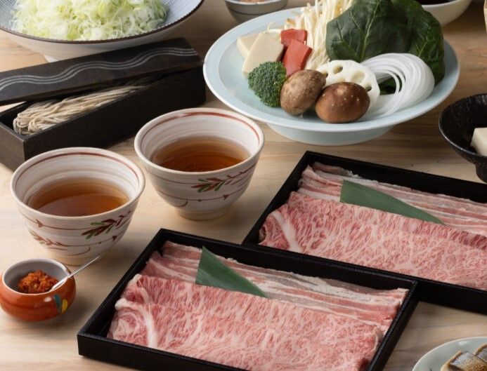 [Lunch] Dashi shabu-shabu "Hagi" (Wagyu beef sirloin, carefully selected pork)