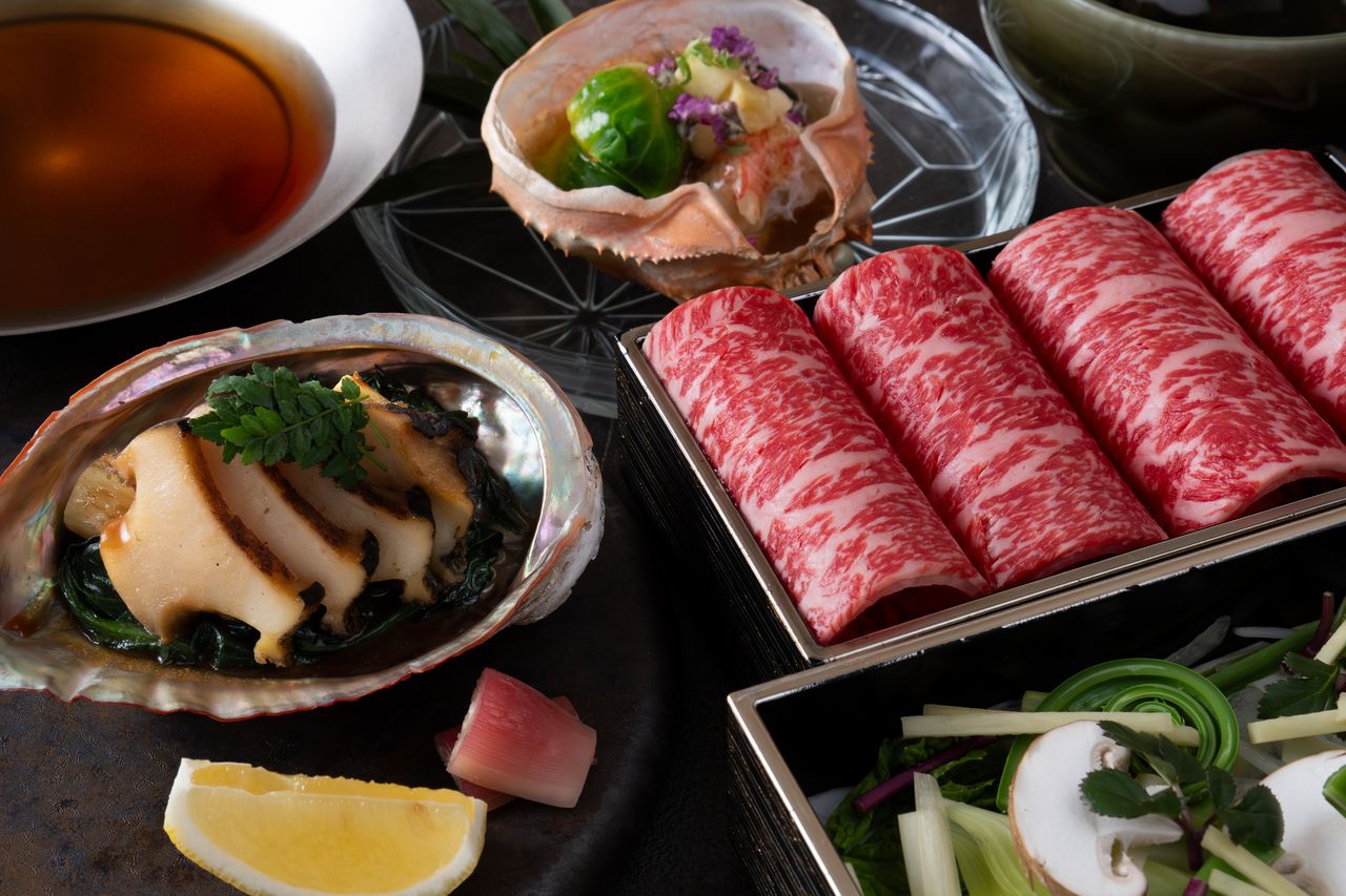 【数量限定】春の「贅沢三昧」特別会席 全7品　～黒毛和牛と春野菜の出汁しゃぶ　鮑ステーキ　蟹酢甲羅盛り～ 