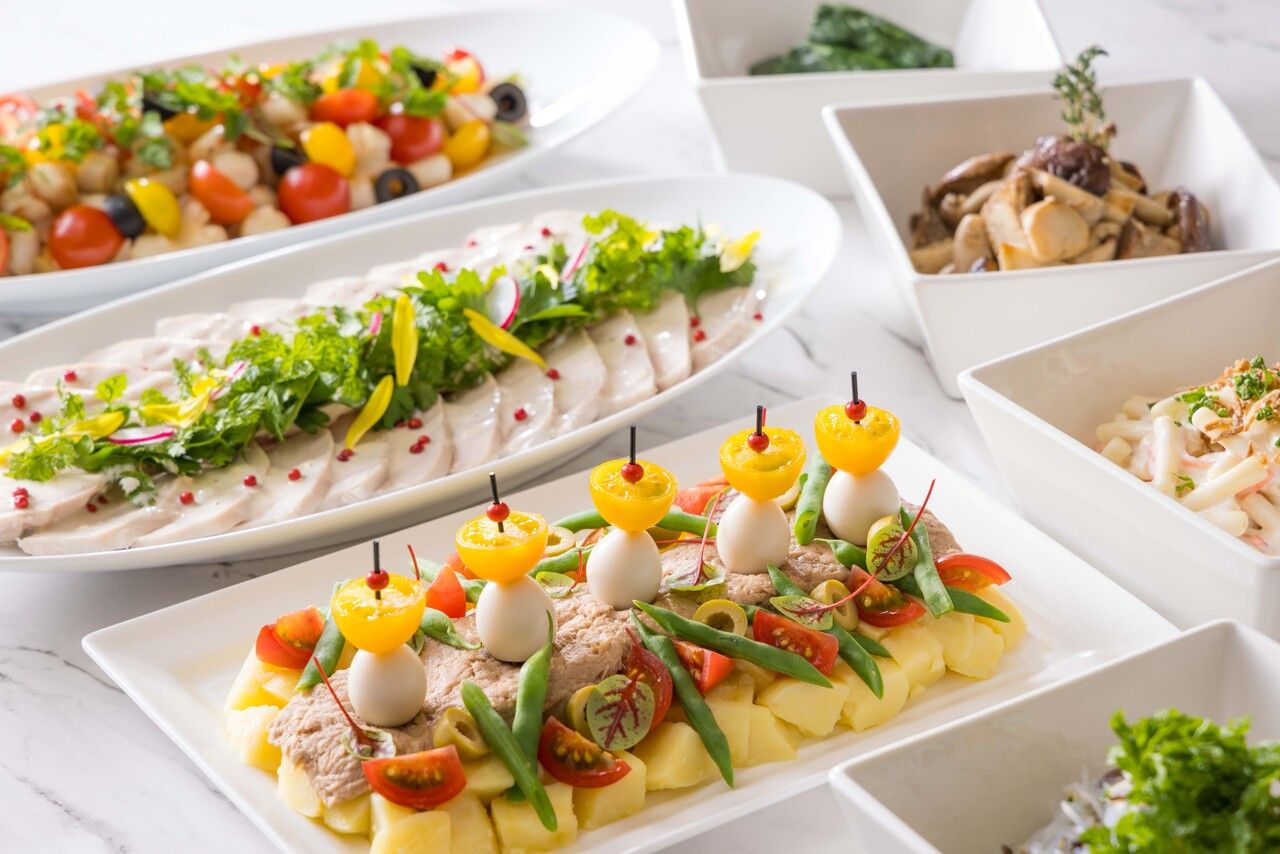 平日メイン付きランチブッフェ　（子供4歳～12歳）2,500円