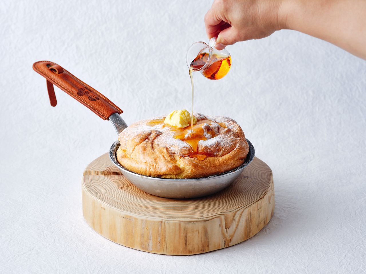 Shirokane Koji frying pancakes baked for 30 minutes