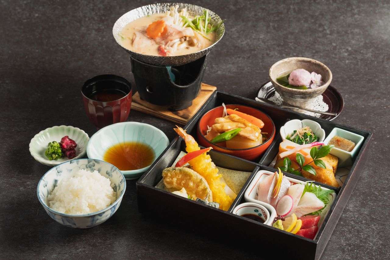「水簾紀行」松花堂弁当