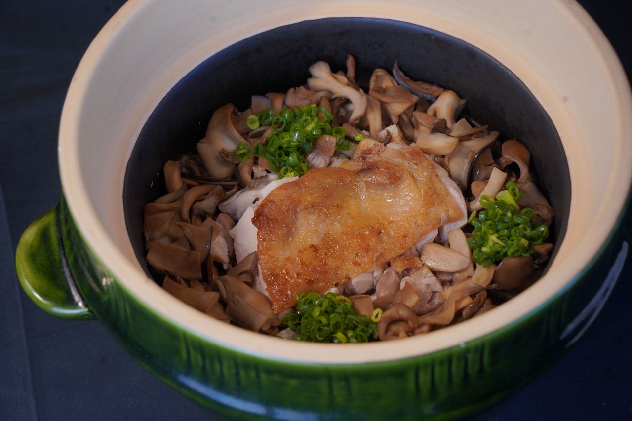 『米づくし』コース　お肉を使った、季節の炊き込みご飯＊白ごはんの提供はございません