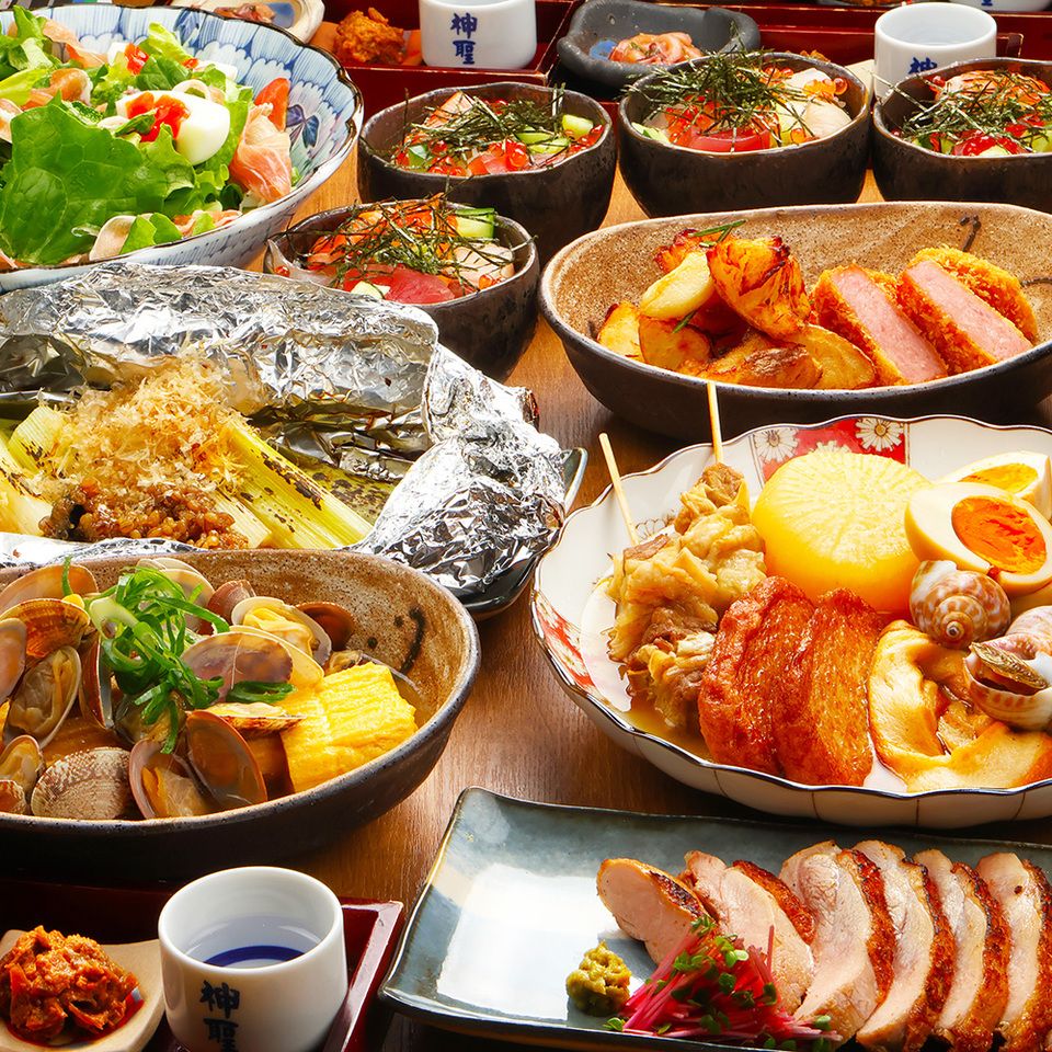 【轻松饮酒会】烤土鸡和海鲜盖饭，适合饮酒会的宴会套餐★4,500日元，附无限量畅饮