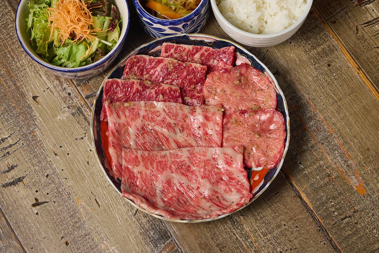 Deluxe Triple Yakiniku Lunch Set — 4,980円