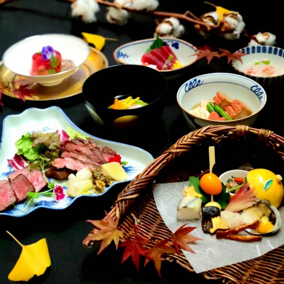 【夜景×仙台名物厚切り牛タンと仙台牛モモ肉が愉しめる彩り会席】　嵯峨　