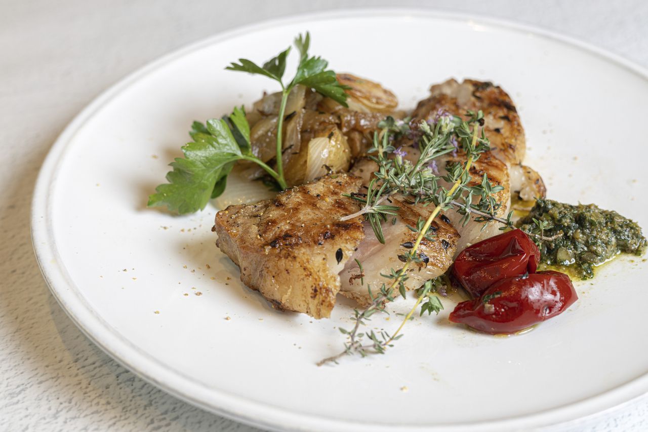 ANNIVERSARY LUNCH COURSE — Recommended for anniversaries — A chef’s recommended lunch course featuring seasonal ingredients. We will add a personalized message to the dessert.