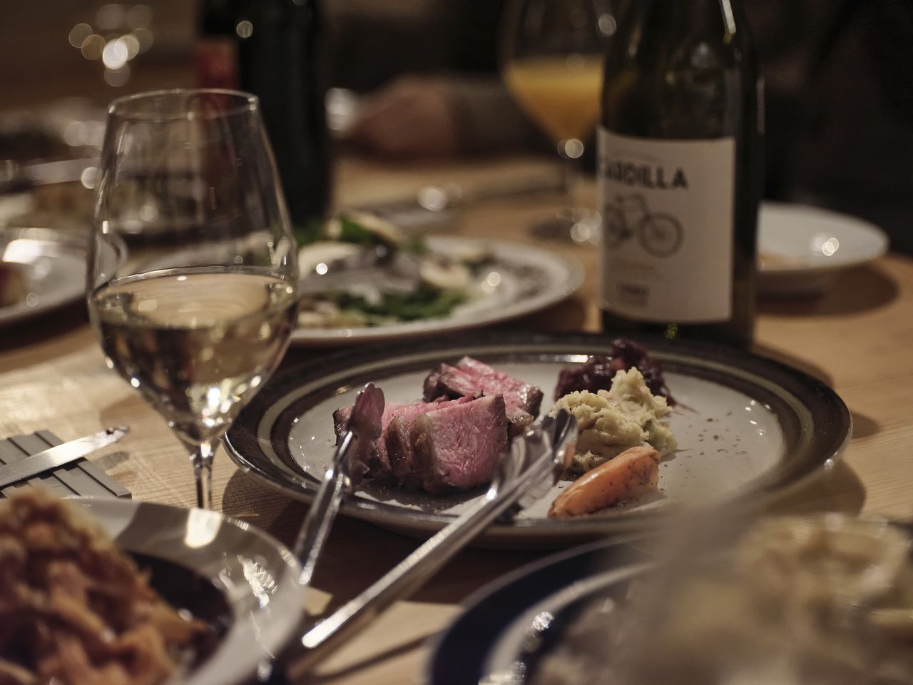 [B] Chef's choice course of appetizer, pasta and meat dish (total of 7 dishes)