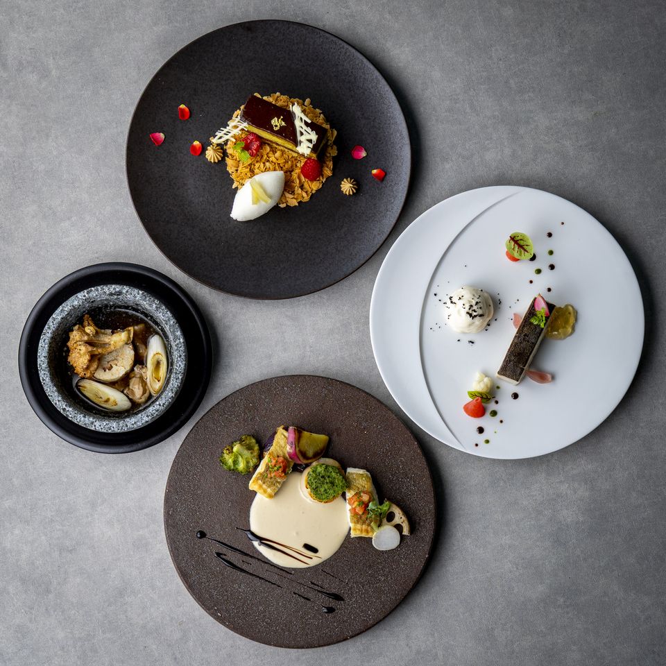 [Lunch] 12/1-3/1 Prefix course with 4 dishes to choose from, including main fish or meat, appetizers, and desserts.