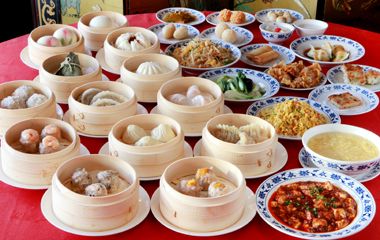 【休日/1ドリンク】期間限定フカヒレスープ付！アプリ会員限定80種バイキング