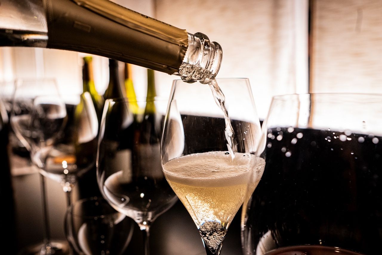 Sto:ries of Vietnam（Holiday Season）+ 1 glass of Prestige Champagne