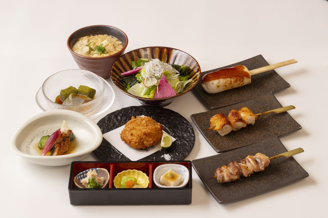 ≪2小时无限畅饮≫ 烤鸡肉套餐“花”～享用比内鸡～