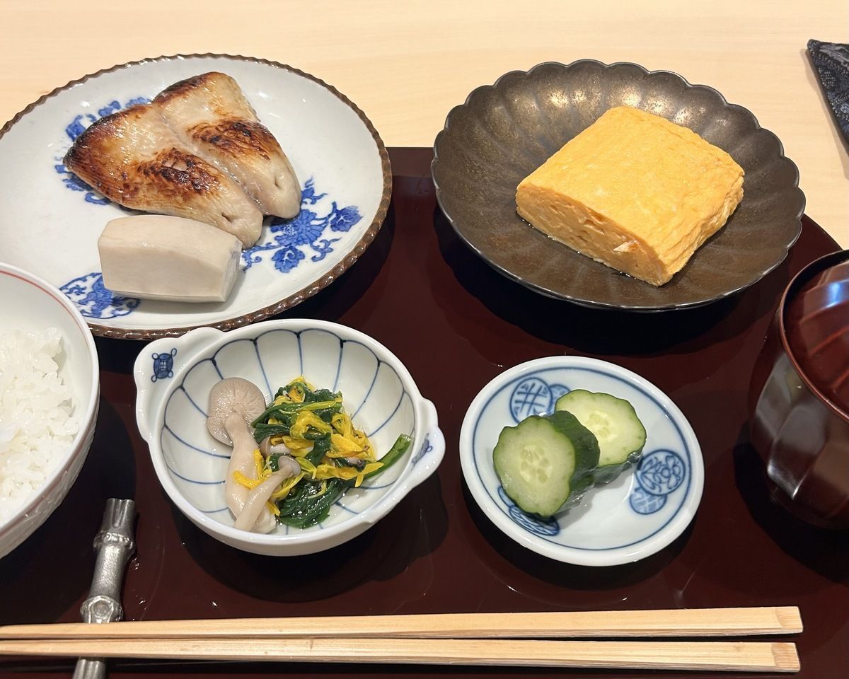 早餐（仅限周末：周五、周六、周日及公众假期，10:00开始）