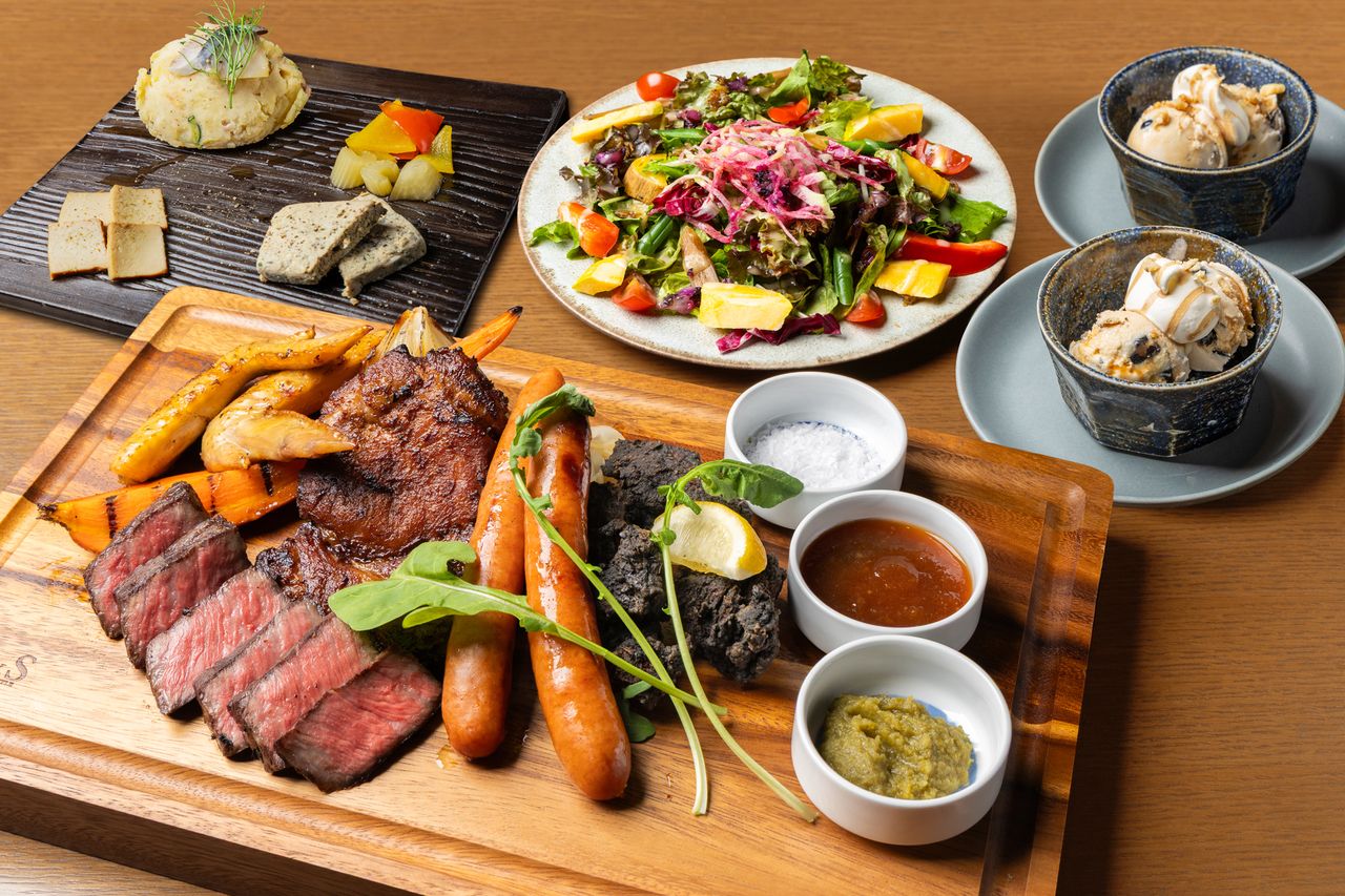 <12月1日起>【尽享美味大餐…】“大麦肉套餐”3道大菜（共11种）+ 2小时畅饮，仅需6,800日元