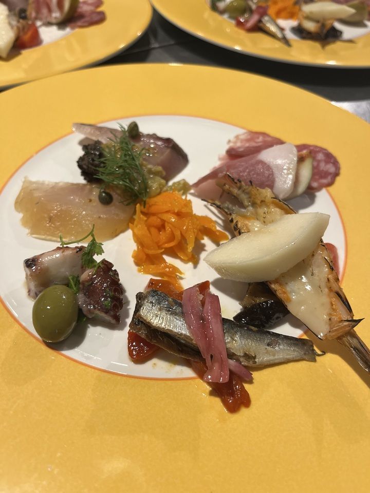 Cコース(メイン2種 魚+肉) 前菜+パン＋スープ＋プチデザート＋コーヒー