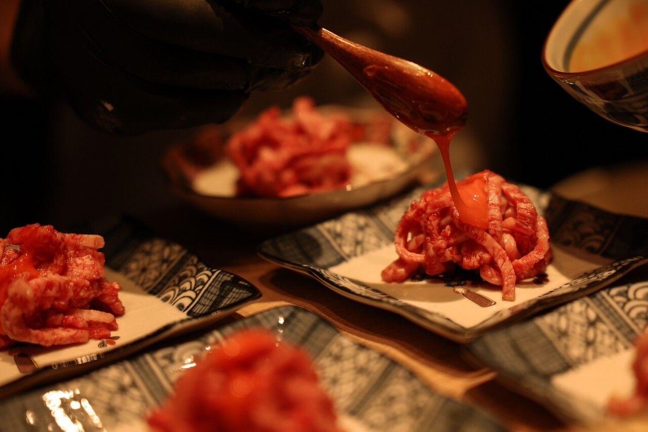 ★Nuovo corso [Corso BENVENUTI IN GIAPPONE] Questo è il corso di altissimo livello in cui potrai gustare i migliori piatti yakiniku che si possono gustare solo qui, tra cui il "Mitico manzo di razza Tajima", la famiglia imperiale del manzo wagyu che ha vinto numerosi premi.