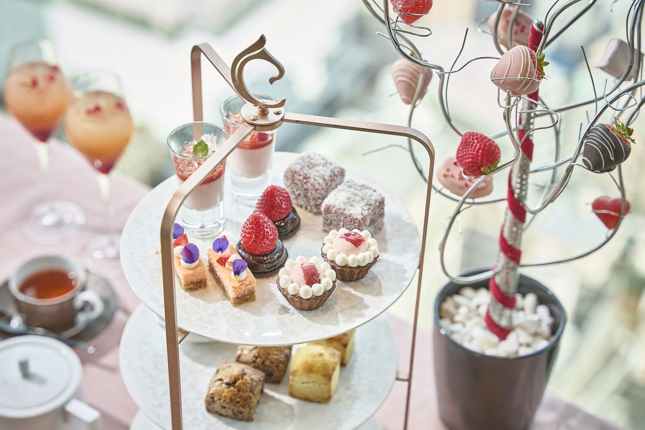 Strawberry & Chocolate Afternoon Tea (12/26～2/28)