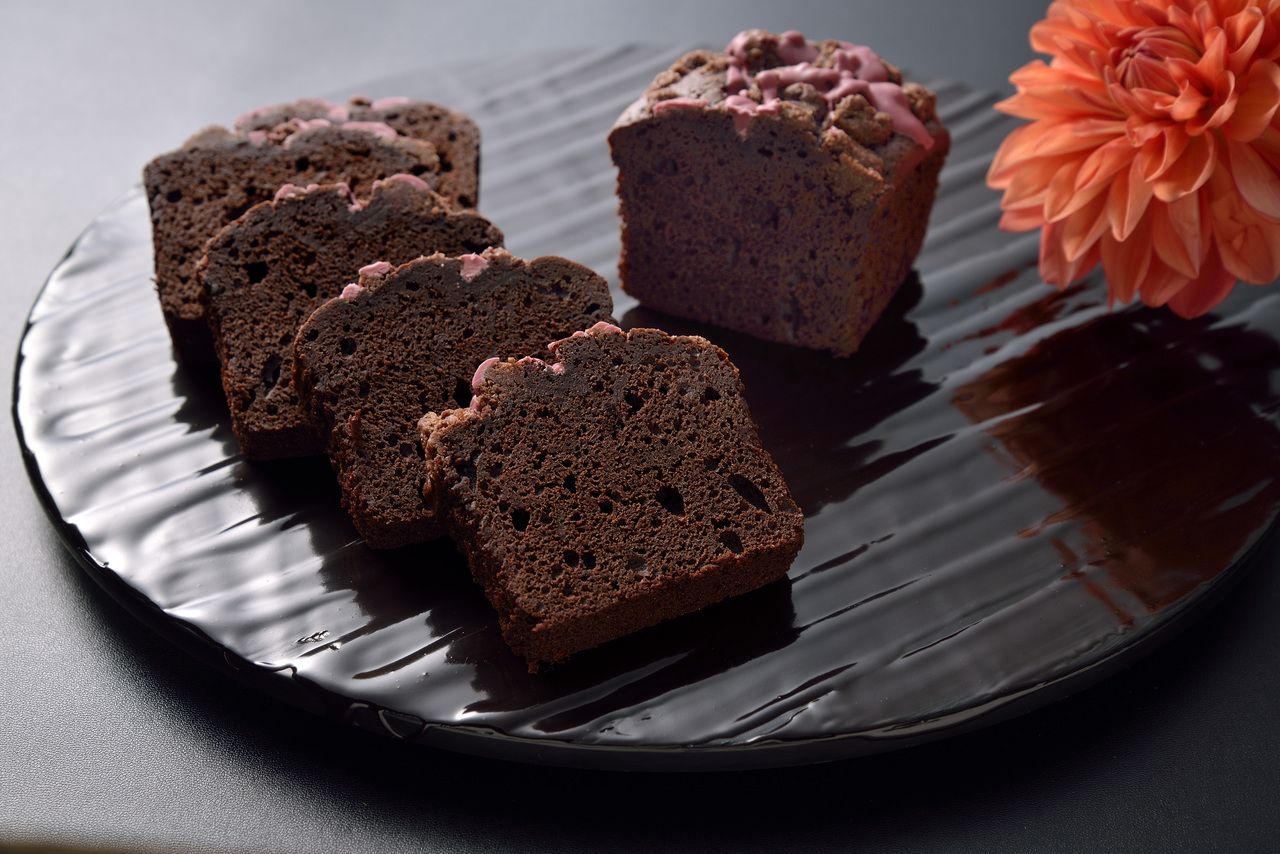 Tonka bean fragrant chocolate cake