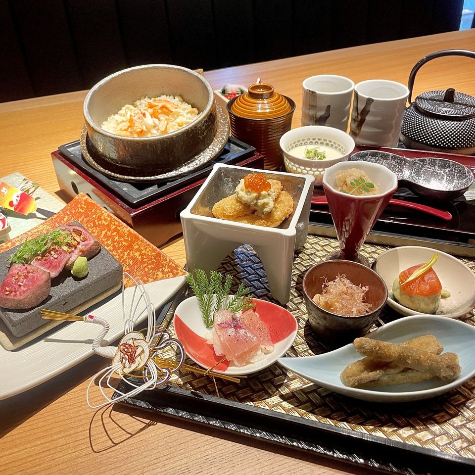 Starting April 24th! ■Limited Quantity [Hokkaido Luxury Lunch Set] '6 Kinds of Hokkaido Seasonal Vegetables and Brand Shihoro Black Beef Steak & King Crab and Hanasaki Crab Rice' Weekend/Holiday Price: 3,680 yen