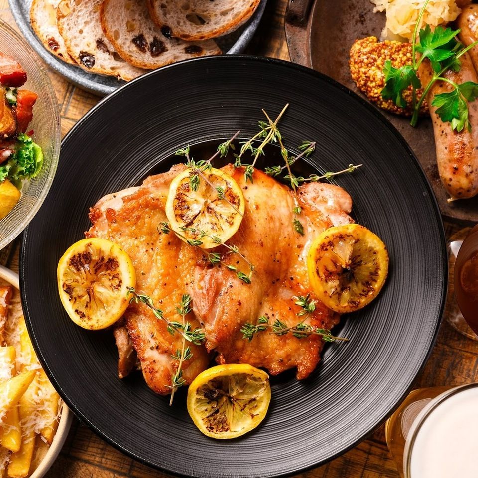 平日限定【2025年忘新年会】【2H飲み放題】クラフトビール2種含むビール3種！スパークリングやカクテルも60種以上飲み放題！定番コース…5900yen 2名様～