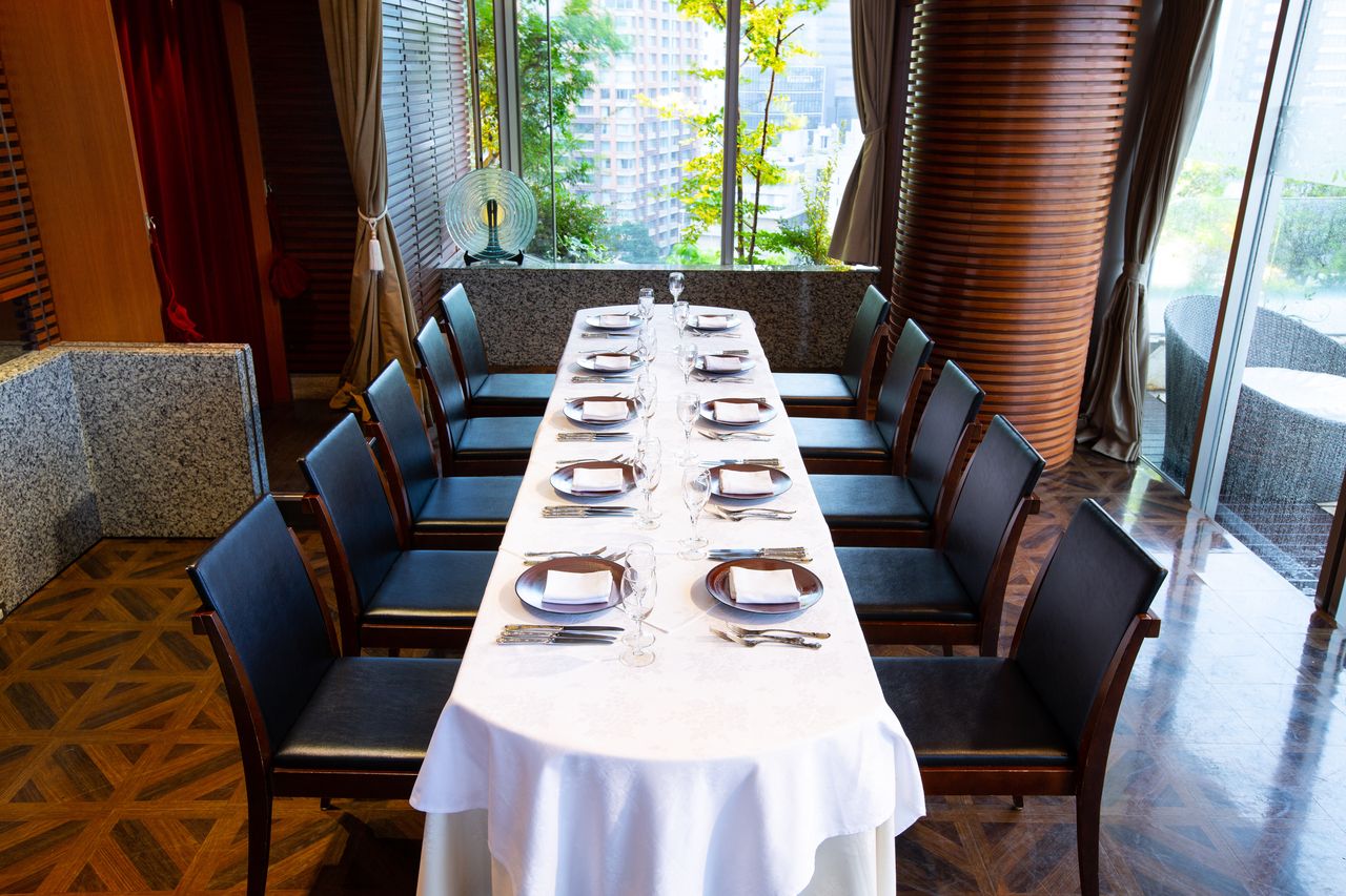 [Hometown Tax Return Gift Only] French Dinner Voucher for 10 Guests in a Private Room with Terrace