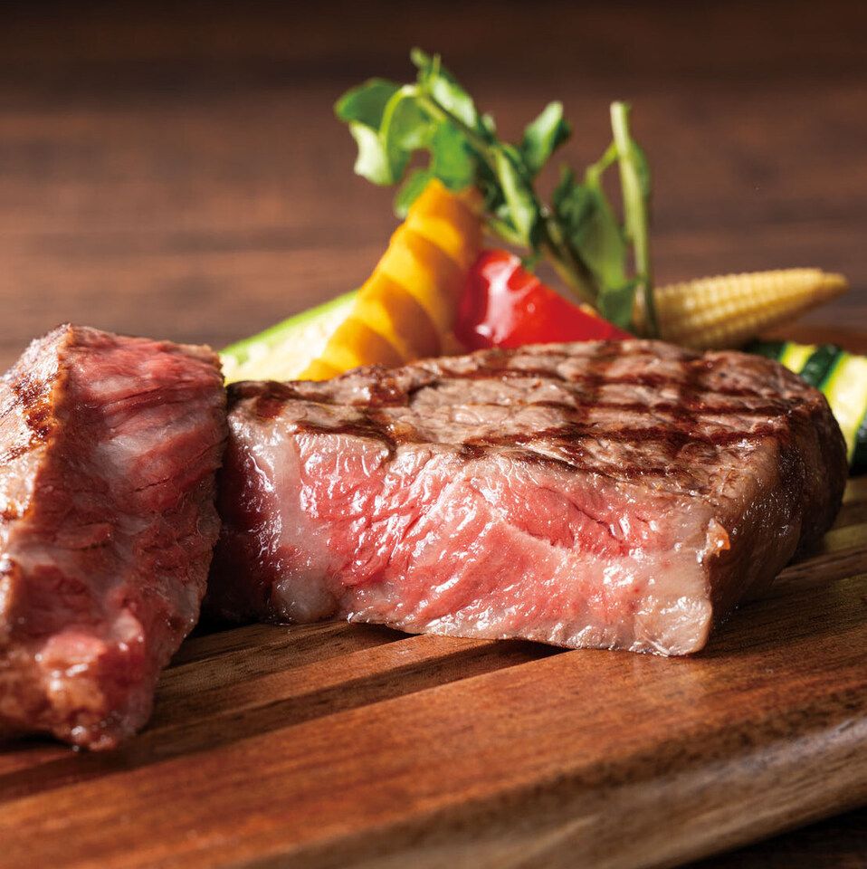 【New Year Edition 個室選択可】極み牛リブロースの炭火焼、2026年 午年にちなんで『サクラ肉たたき』大皿シェア＋スパークリング含む2.5h飲み放題付き