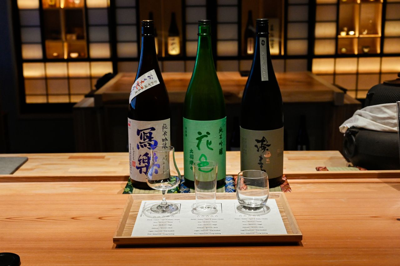 【Luxury Premium  Sake Flight Experience in Osaka】（60ml × 5type）— Guided by an Active Brewer